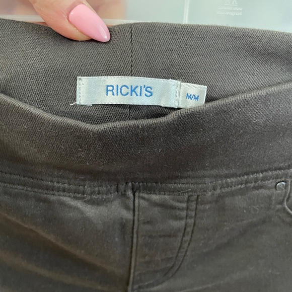 2/$15 Ricki’s Pull on Pants Size M - Picture 3 of 3